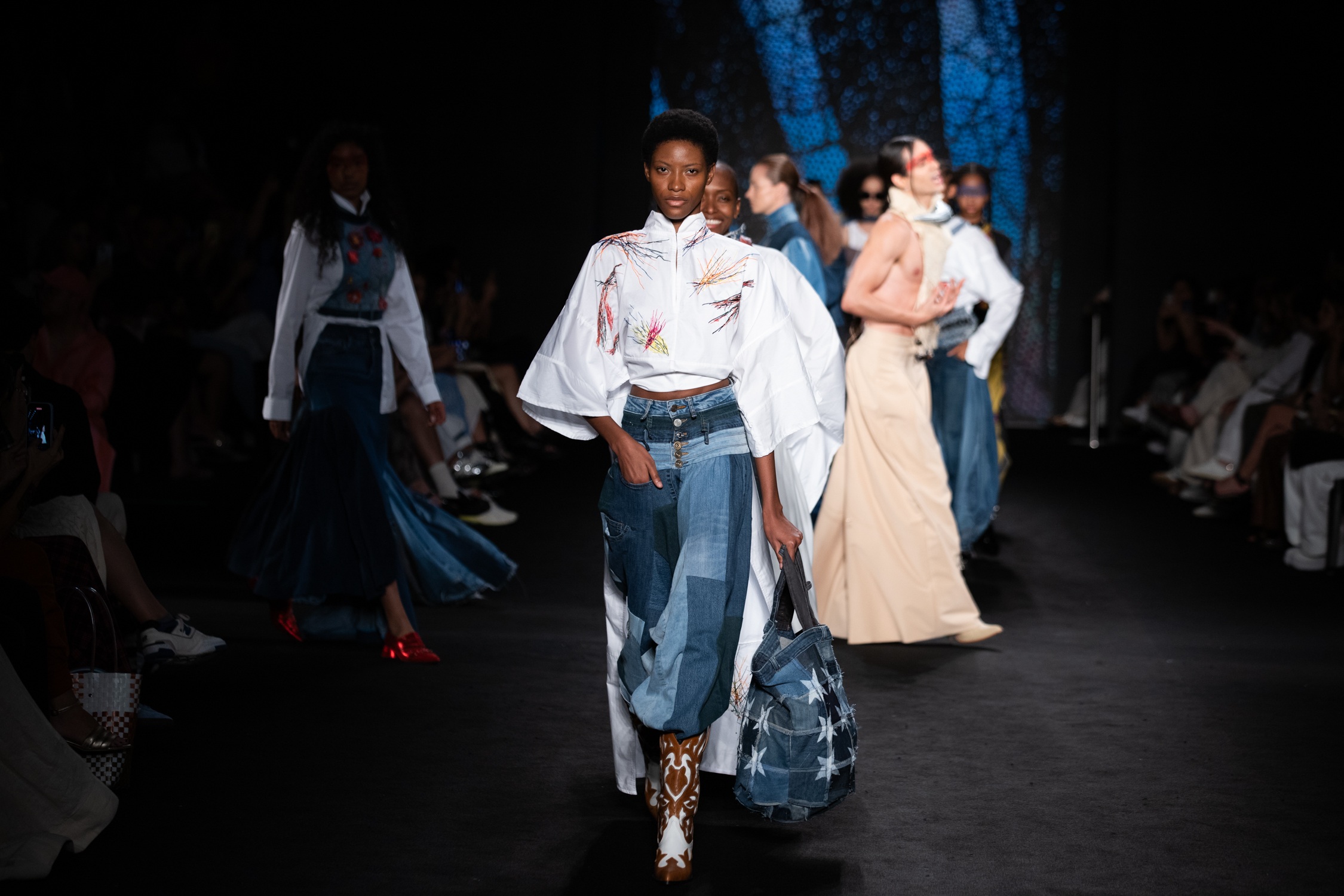 Alejandro Crocker presentó Tierra de nómadas en Colombiamoda