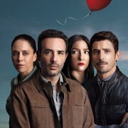 En la actualidad, la serie encabeza la lista de producciones más vistas en Colombia, y alcanza el primer lugar de las creaciones audiovisuales de la plataforma, habladas en español, con más reproducciones globales.