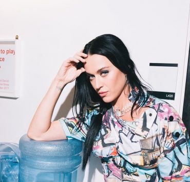 El accidentado regreso musical de Katy Perry: ahora enfrenta una polémica ambiental