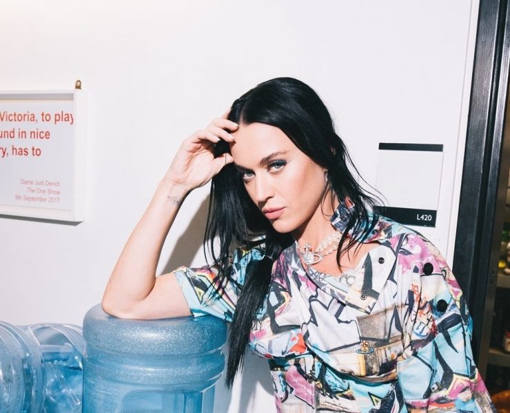 El accidentado regreso musical de Katy Perry: ahora enfrenta una polémica ambiental