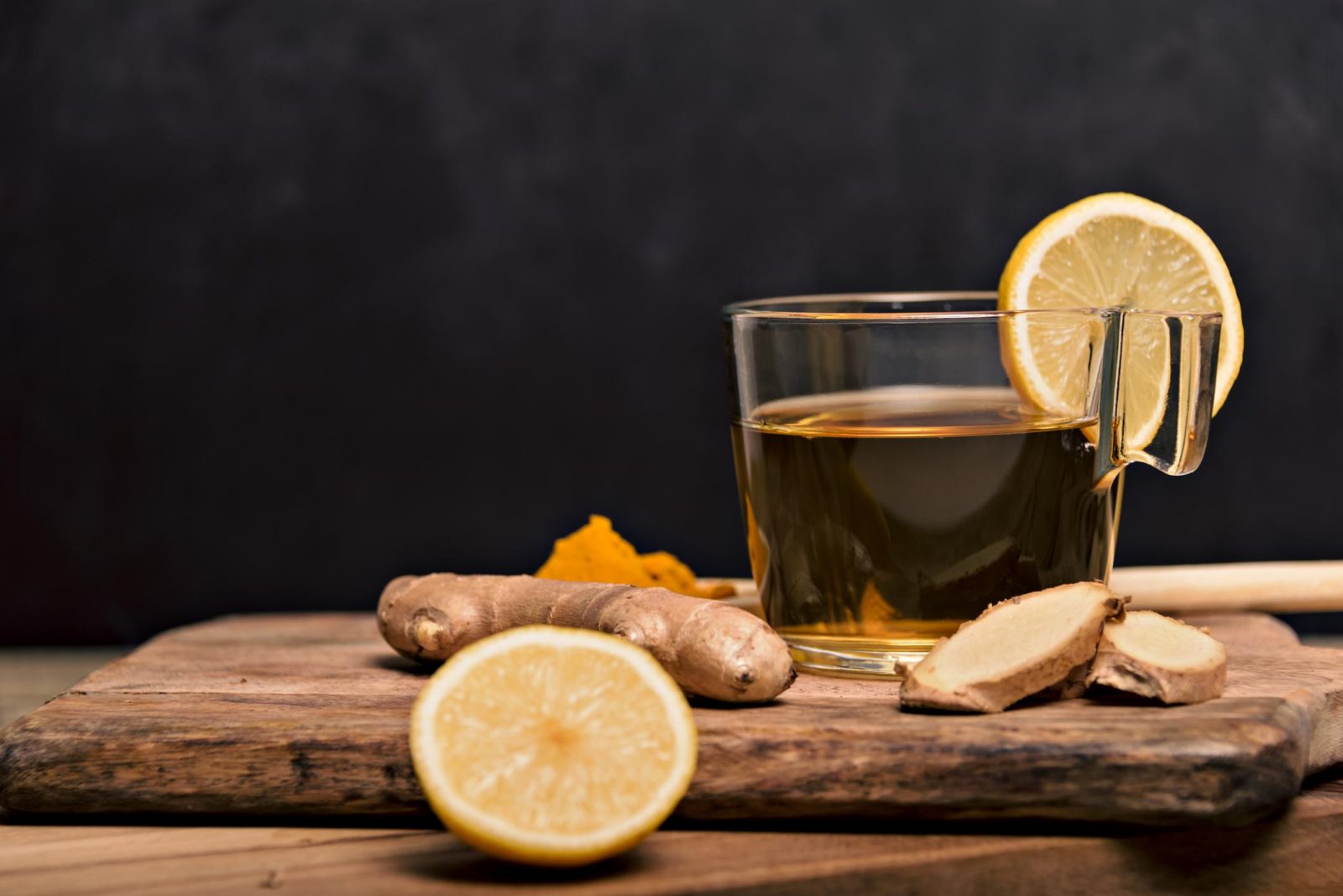 Agua con limón y jengibre, para qué sirve