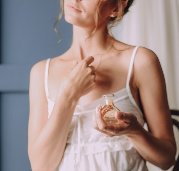 Dónde poner el perfume para que dure más