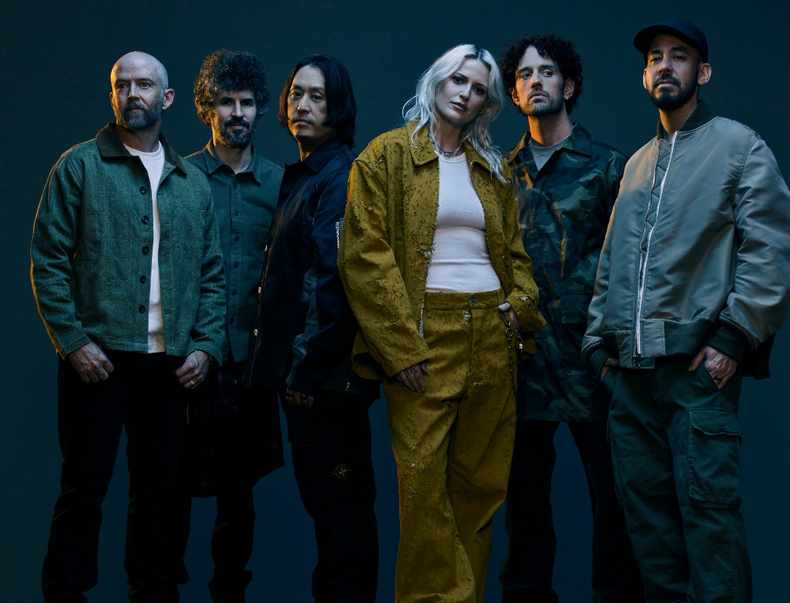 El sentimiento de felicidad se mezcla con la nostalgia, pues es la primera vez que la agrupación hará una gira de conciertos con su nueva vocalista: Emily Armstrong.