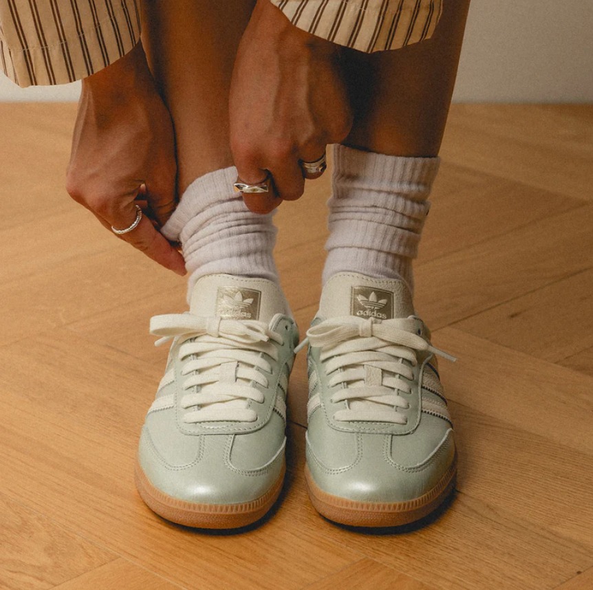 Durante más de 50 años, los tenis Samba de Adidas Originals han enamorado a millones de personas alrededor del mundo, siendo uno de los productos más exitosos de la marca.
