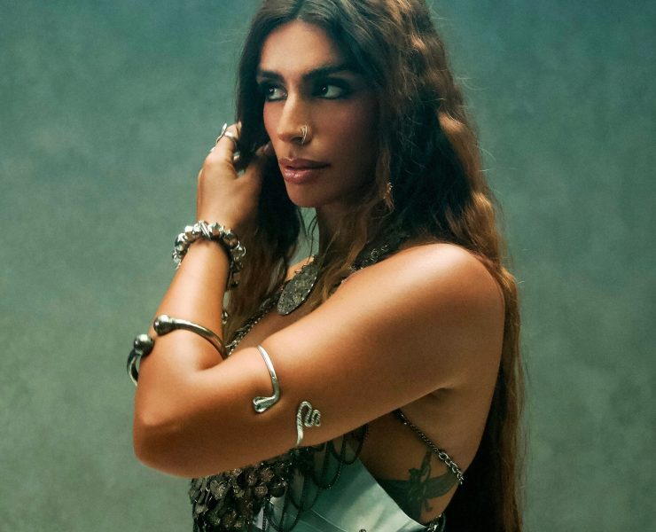 Cómo llevar joyería corporal Sevdaliza te enseña
