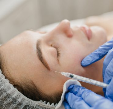 Las inyecciones de bioestimuladores en la piel del rostro promete regalarnos varios importantes beneficios.