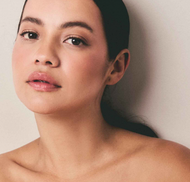 Natalia Reyes portada octubre Marie Claire Colombia
