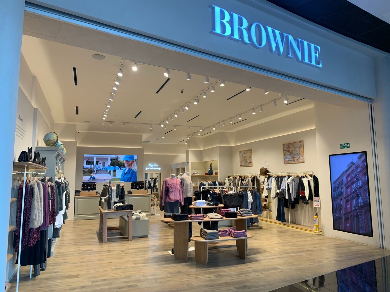 Brownie abre su primera tienda en Colombia conoce su espacio en Bogotá