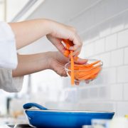 Caldo de huesos cómo prepararlo y cuáles son sus beneficios