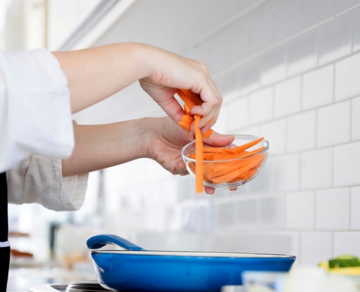 Caldo de huesos cómo prepararlo y cuáles son sus beneficios