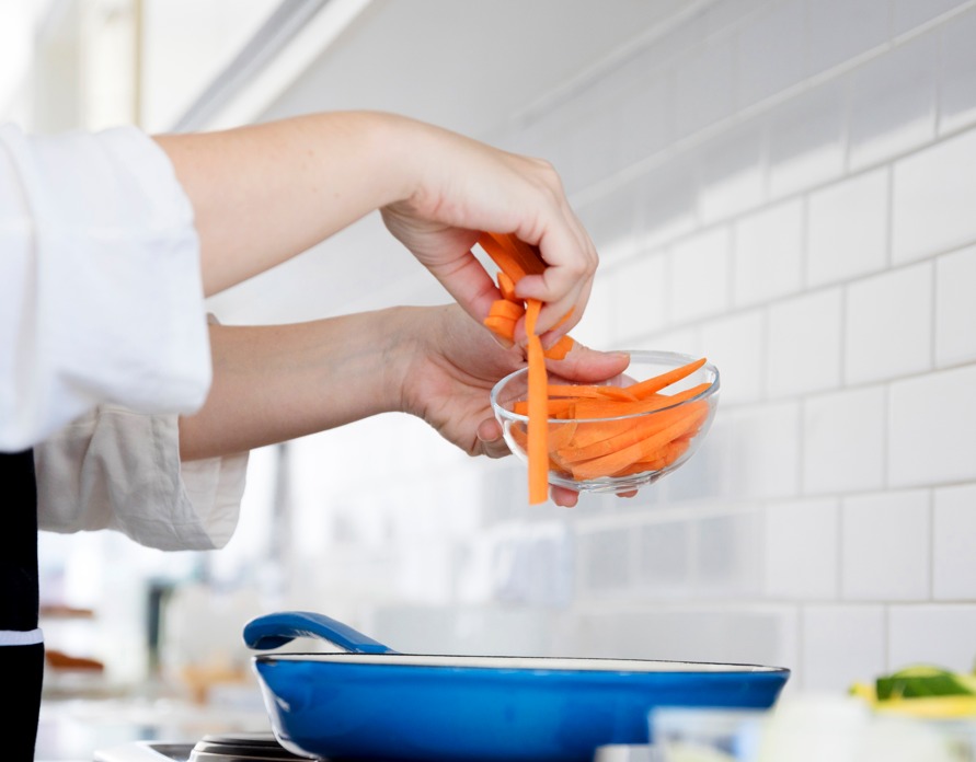 Caldo de huesos cómo prepararlo y cuáles son sus beneficios