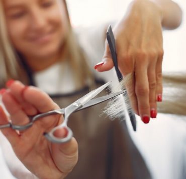 Cuáles son los mejores días para cortar el cabello en noviembre 2024