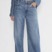 Los jeans acampanados son cómodos y versátiles. Nos ofrecen decenas de posibilidades para crear looks que se adapten a nuestras necesidades.