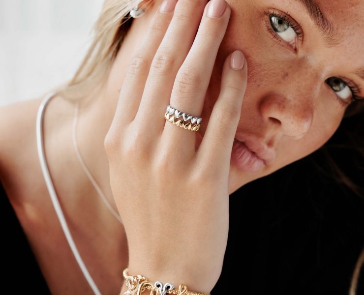 Estas son las piezas de joyería que estarán en tendencia para otoño-invierno 2024