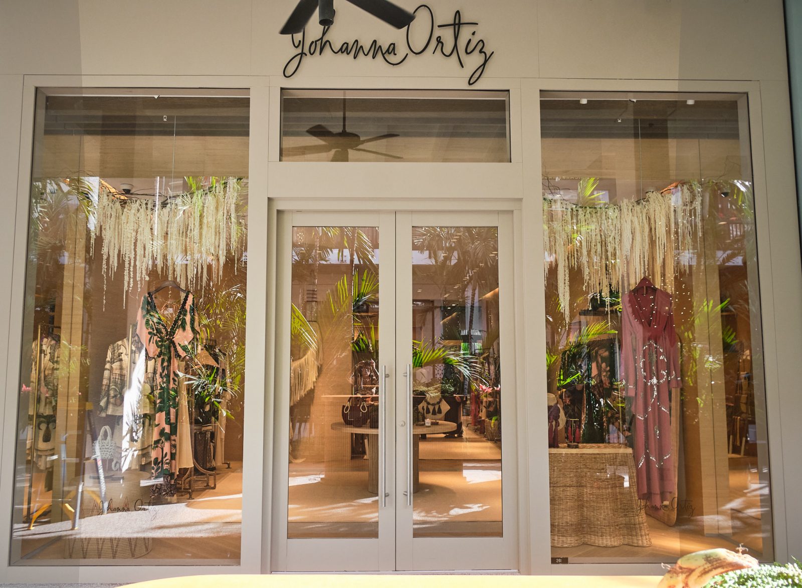 En Miami, hasta marzo del 2025, estará abierta una especial boutique de Johanna Ortiz. Es un espacio para festejar la creatividad y la herencia cultural.