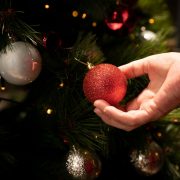 Moños la tendencia de decoración de árboles para la Navidad