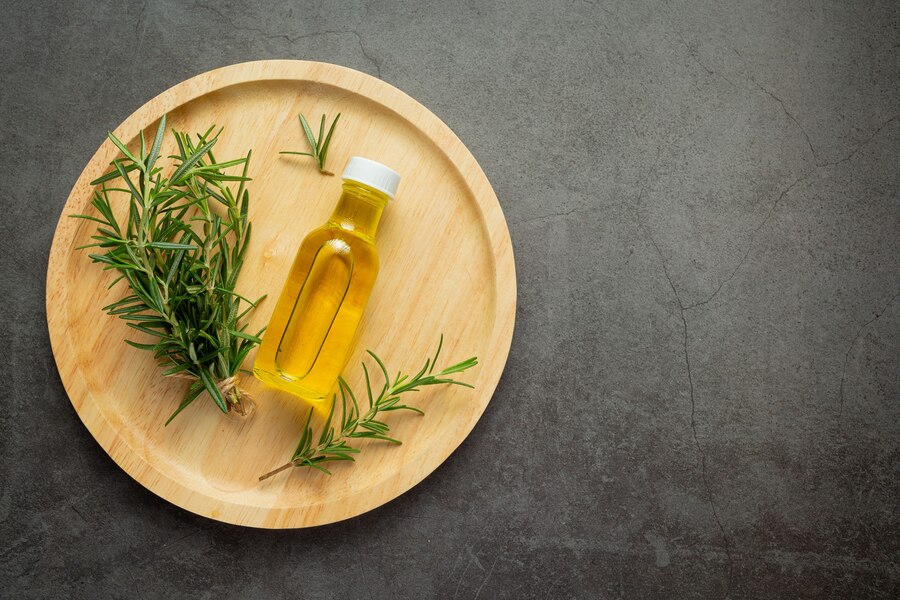 ¿Por qué usar aceite de romero? Te hablamos de sus beneficios