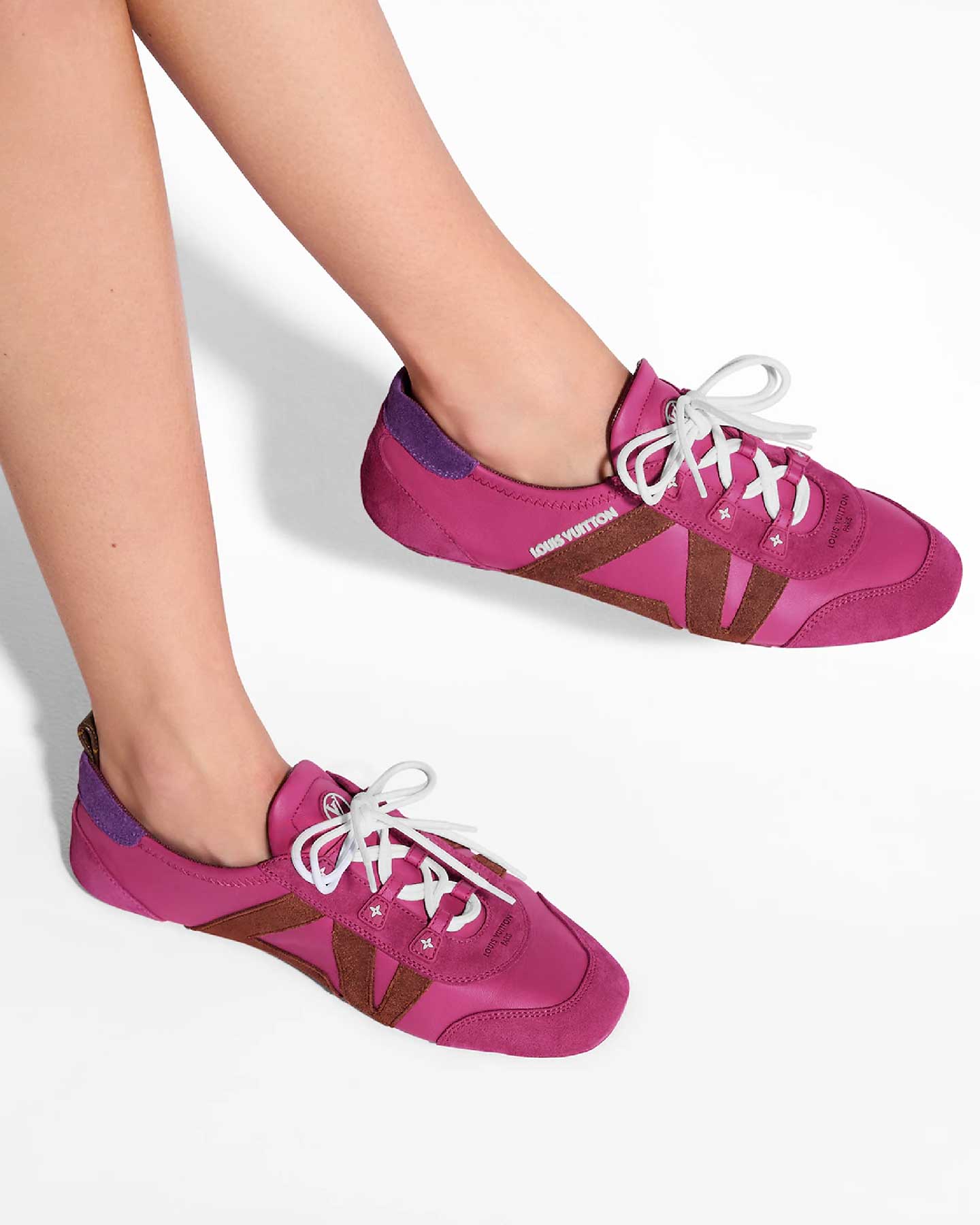 Cómo llevar las zapatillas Louis Vuitton LV Sneakerina.