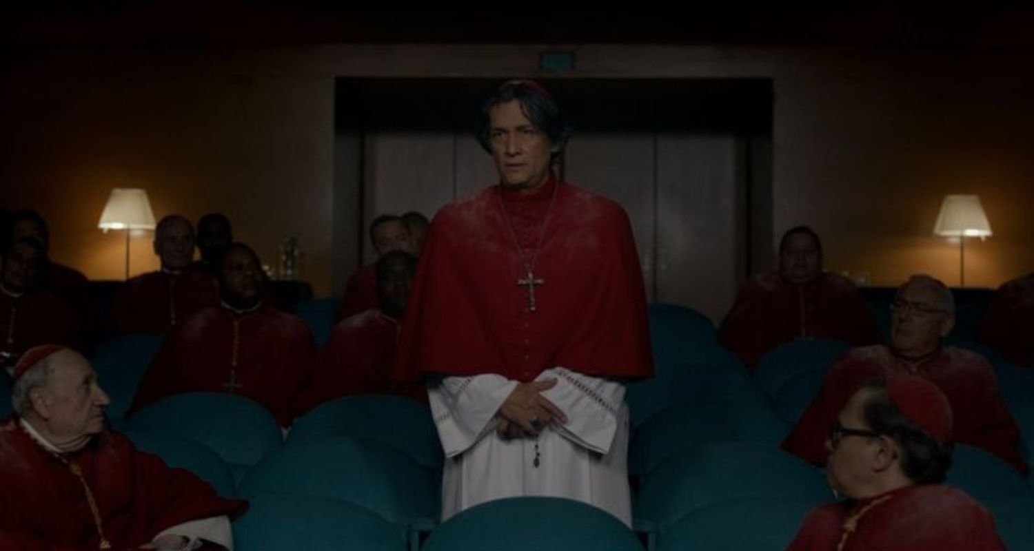 El final de Cónclave revela un giro inesperado que cambiará el futuro de la Iglesia.