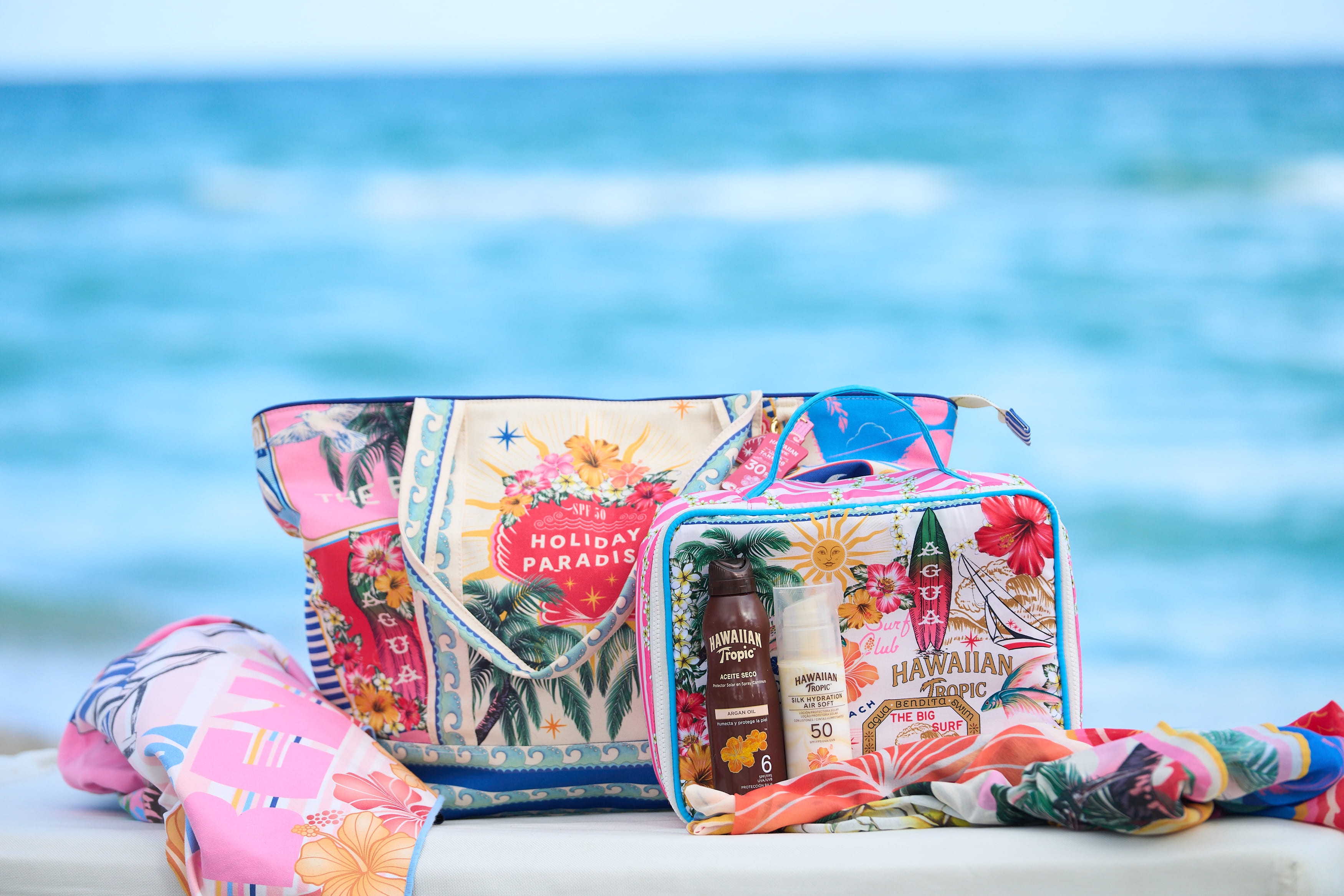 Agua bendita y Hawaiian Tropic unen fuerzas para hacerle un homenaje al verano