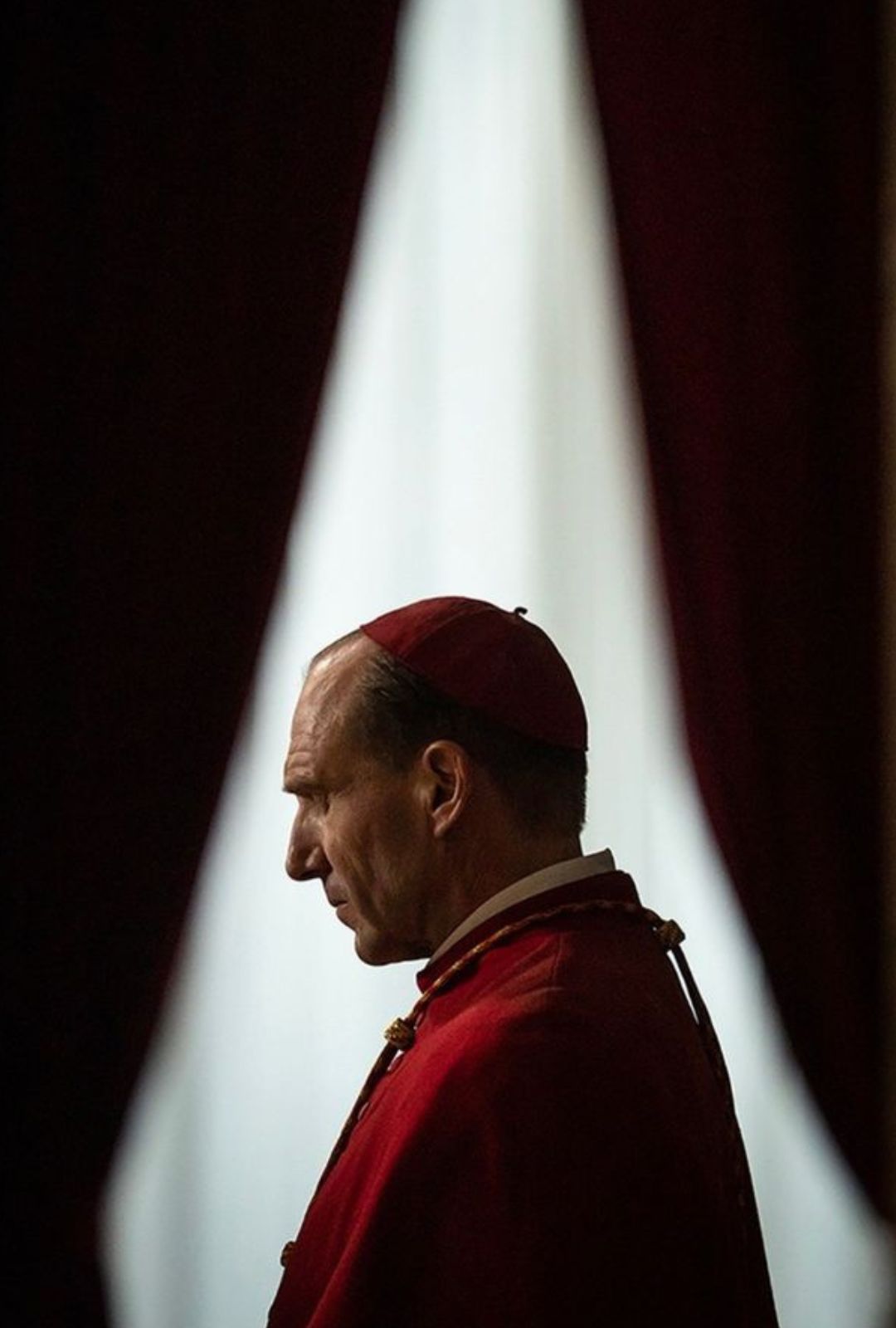 El final de Cónclave revela un giro inesperado que cambiará el futuro de la Iglesia.