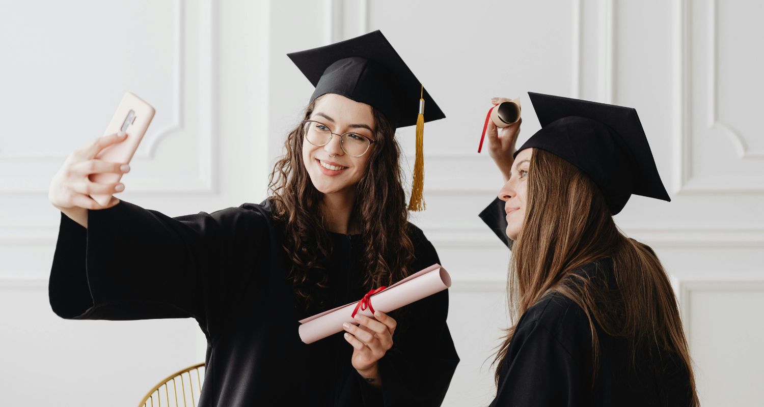 Las palabras elegidas para una graduación tienen el poder de sellar un momento único y memorable.