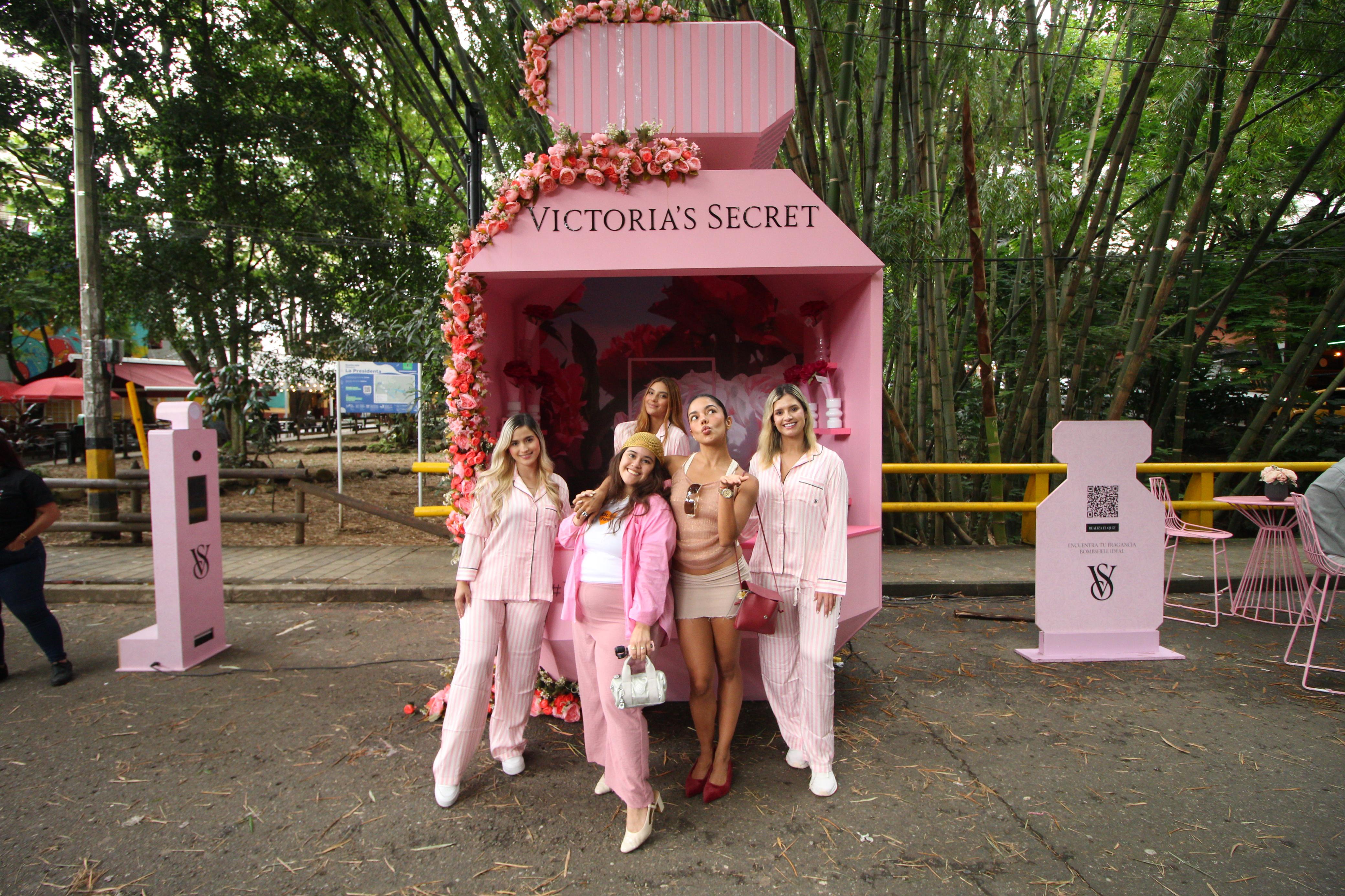 Victoria’s Secret celebra 15 años de Bombshell con una experiencia sensorial en Medellín