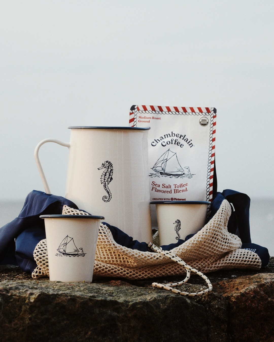The Sea Salt Toffee Collection es la nueva apuesta de Emma Chamberlain y Pinterest.