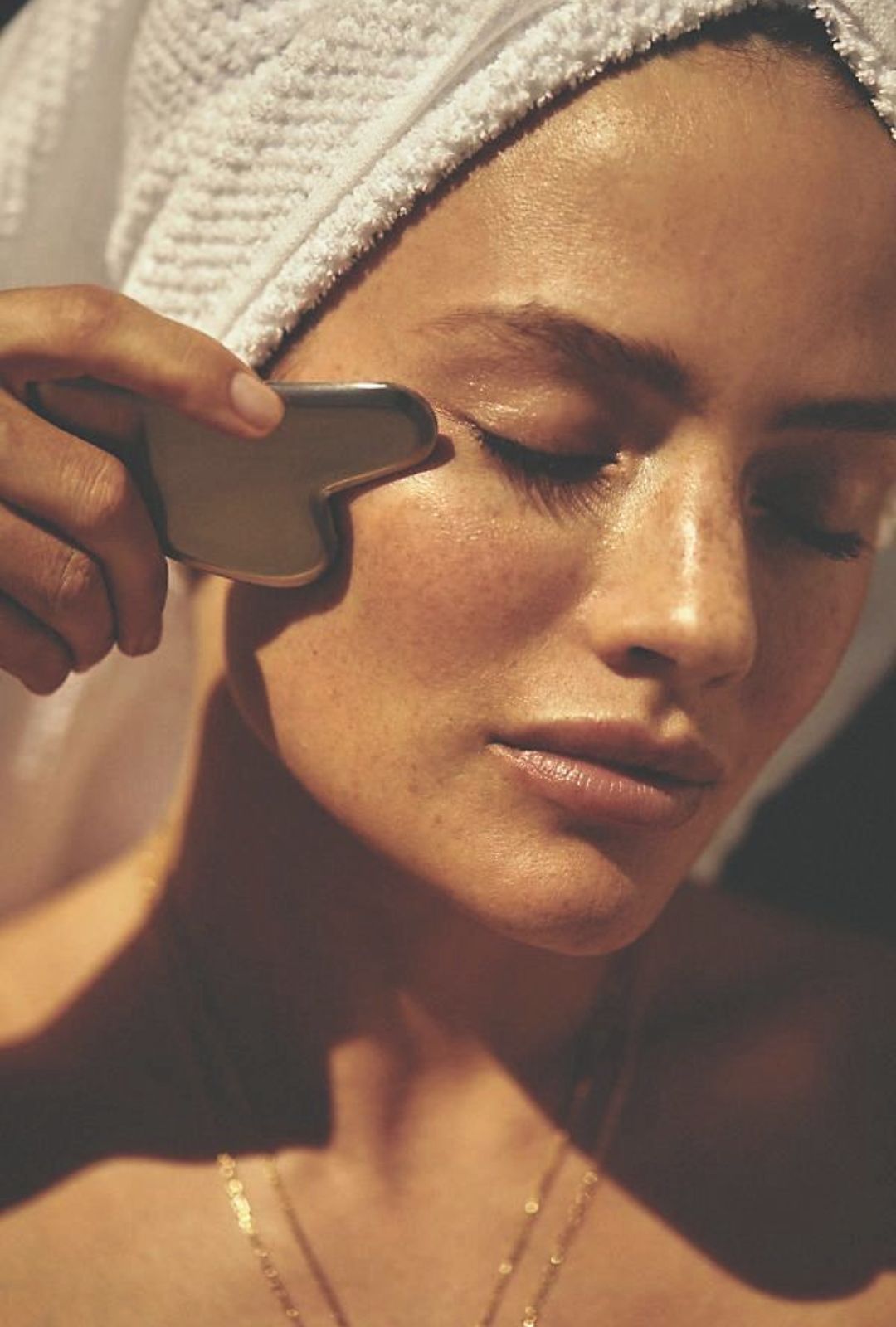 Yoga facial: qué es, beneficios y ejercicios para un rostro saludable