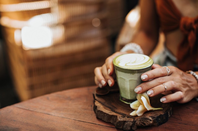 El té matcha es uno de los más populares de los últimos años. Son varios los beneficios que ofrece a nuestra salud.