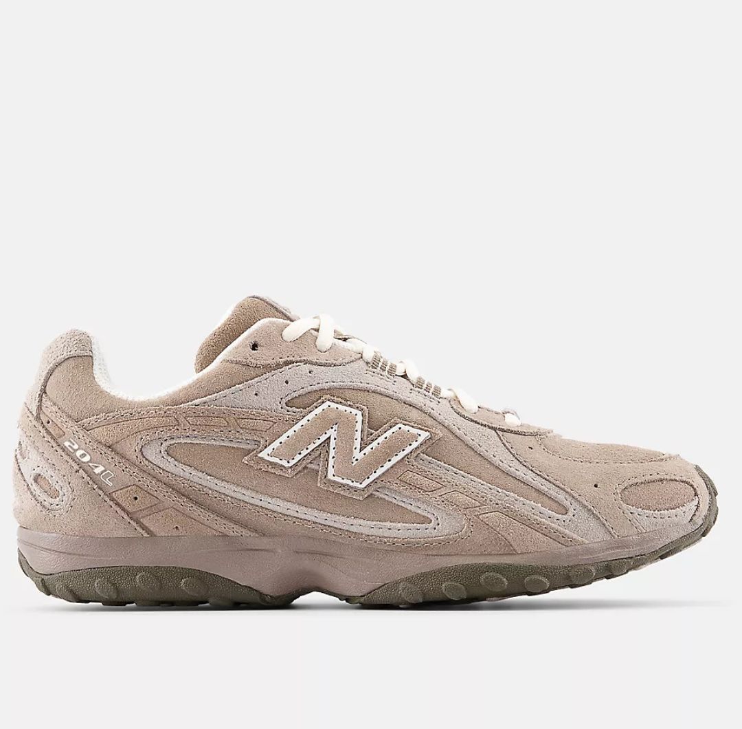 Rosalía y New Balance unen fuerzas para la más reciente campaña publicitaria de la compañía. Esto es todo lo que debes saber.