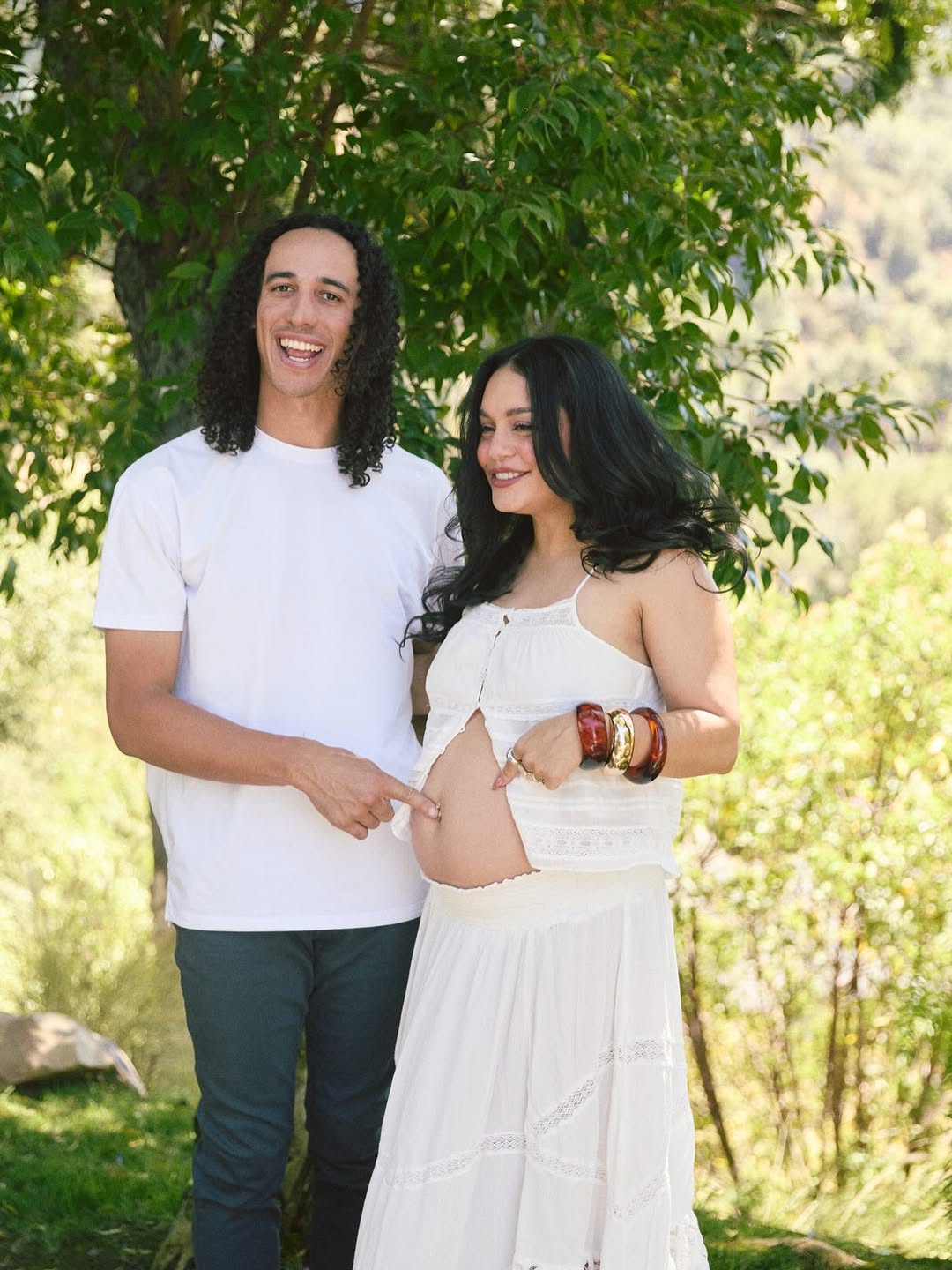 Vanessa Hudgens está a la espera de su segundo hijo. Esto se sabe hasta el momento de su embarazo.
