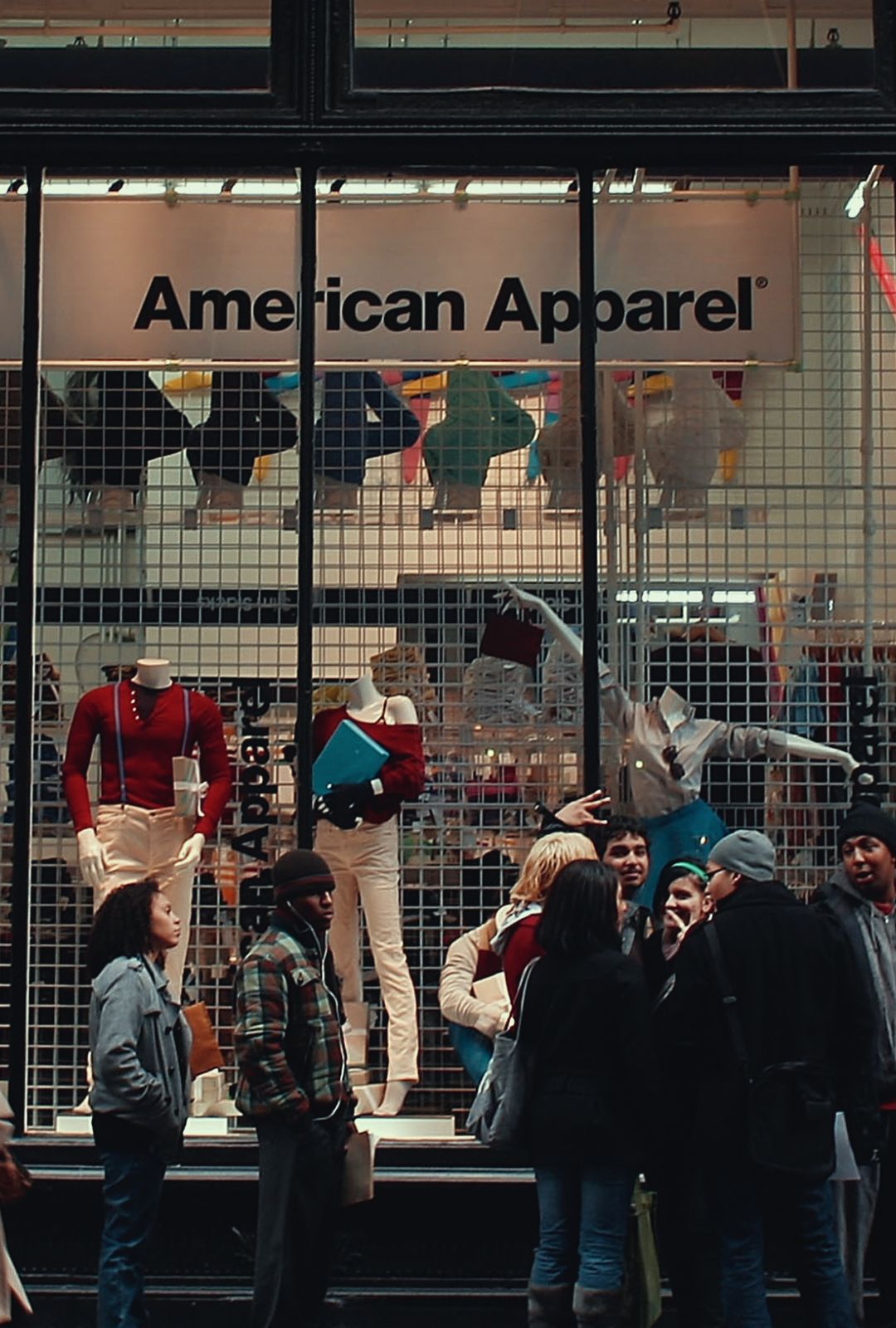 American Apparel en Netflix: sinopsis y secretos de la secta fashion