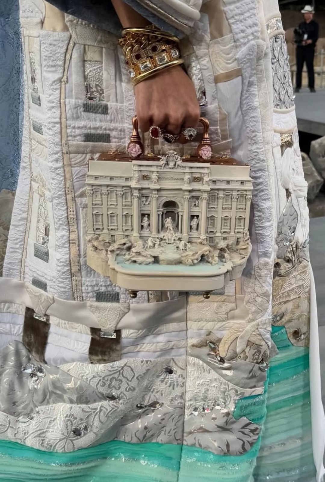 Dolce & Gabbana lanza un bolso inspirado en la Fontana di Trevi