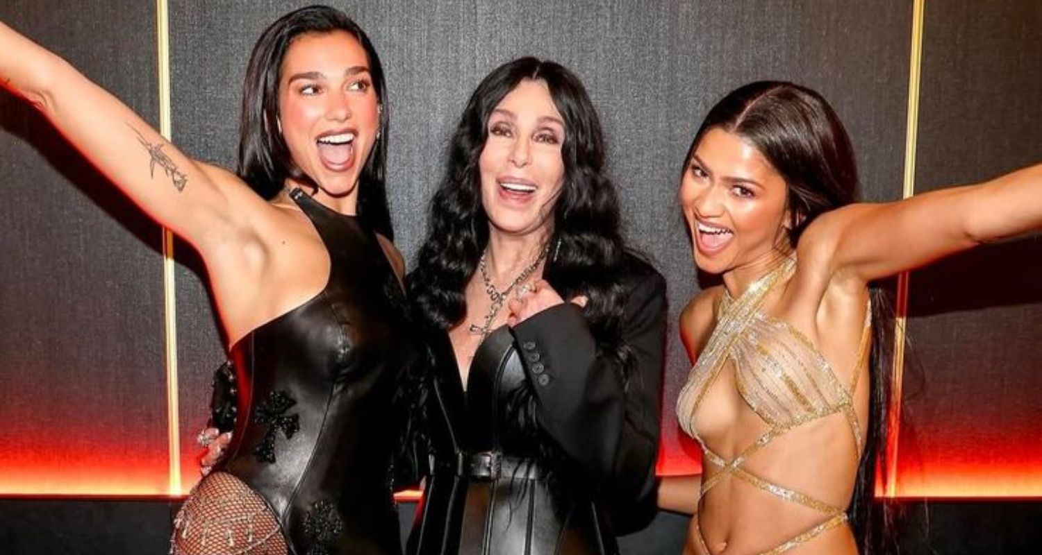 Dua Lipa y Cher unen generaciones interpretando Believe
