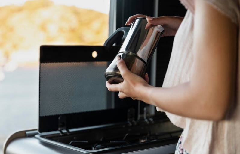 De exfoliante natural a fertilizante casero, el café molido usado esconde múltiples beneficios que vale la pena aprovechar.