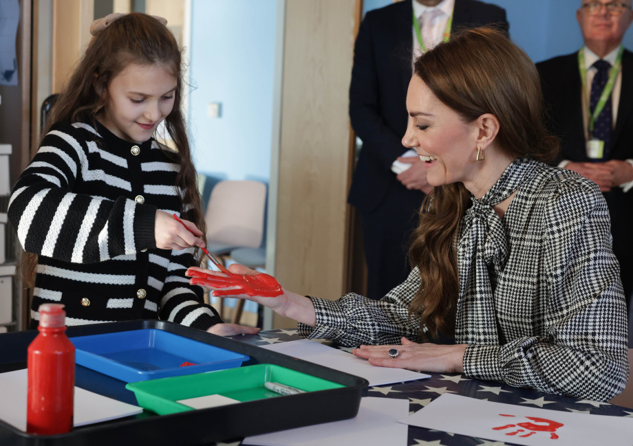 Kate Middleton, oficialmente Catherine, Princesa de Gales, se ha consolidado como una de las figuras más reconocidas de la realeza británica y un referente moderno dentro de la monarquía.