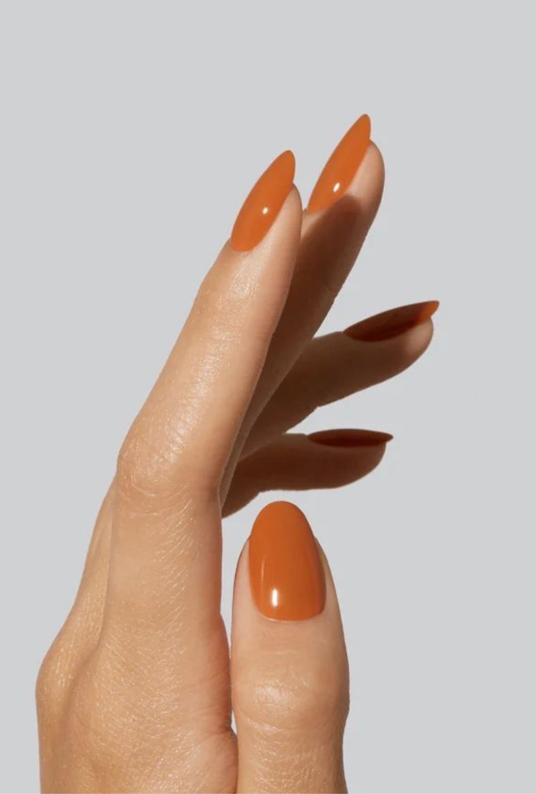 Uñas otoño 2025: colores y diseños de temporada