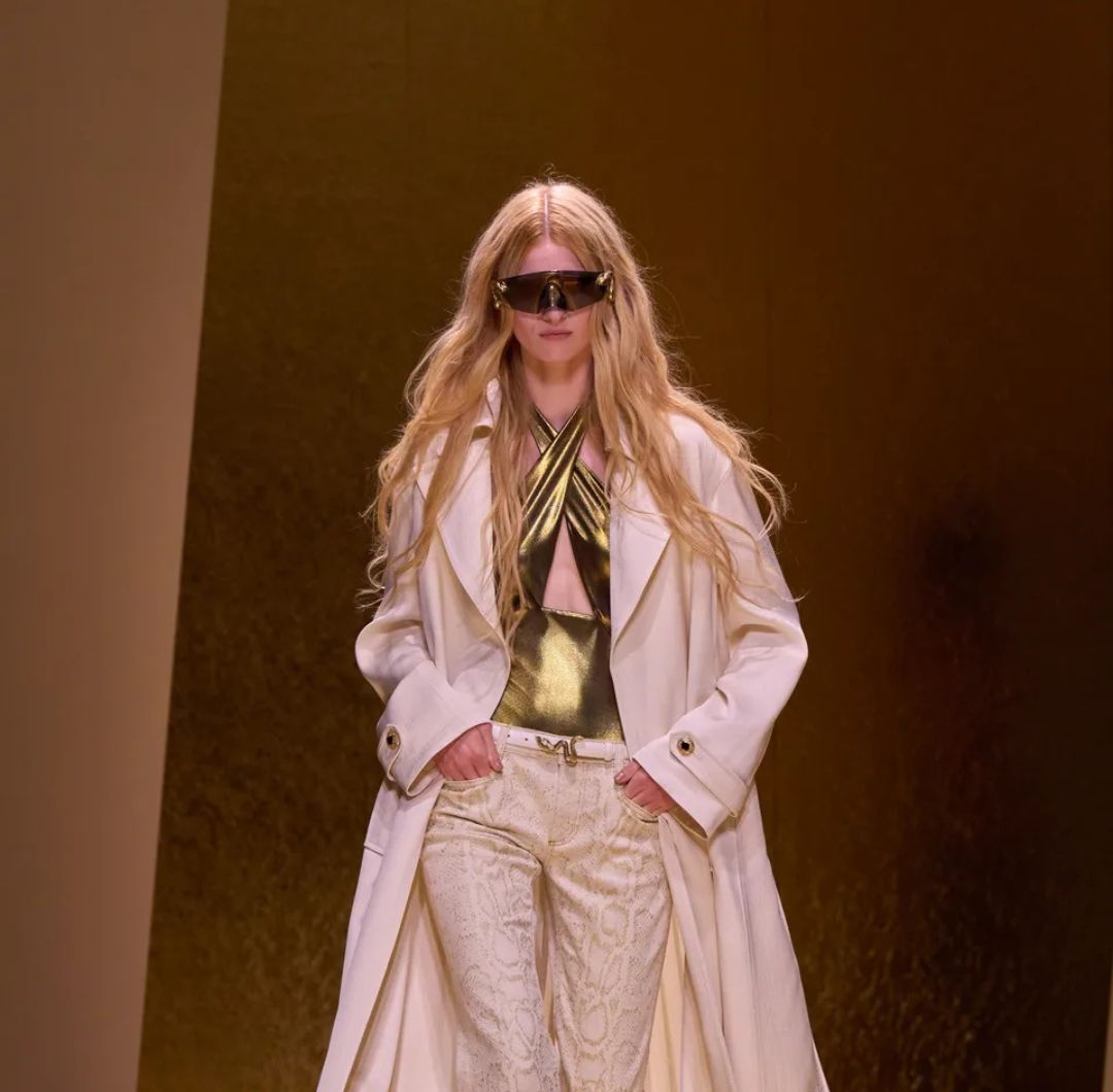 El dorado fue protagonista de la pasarela de Roberto Cavalli en Milán
