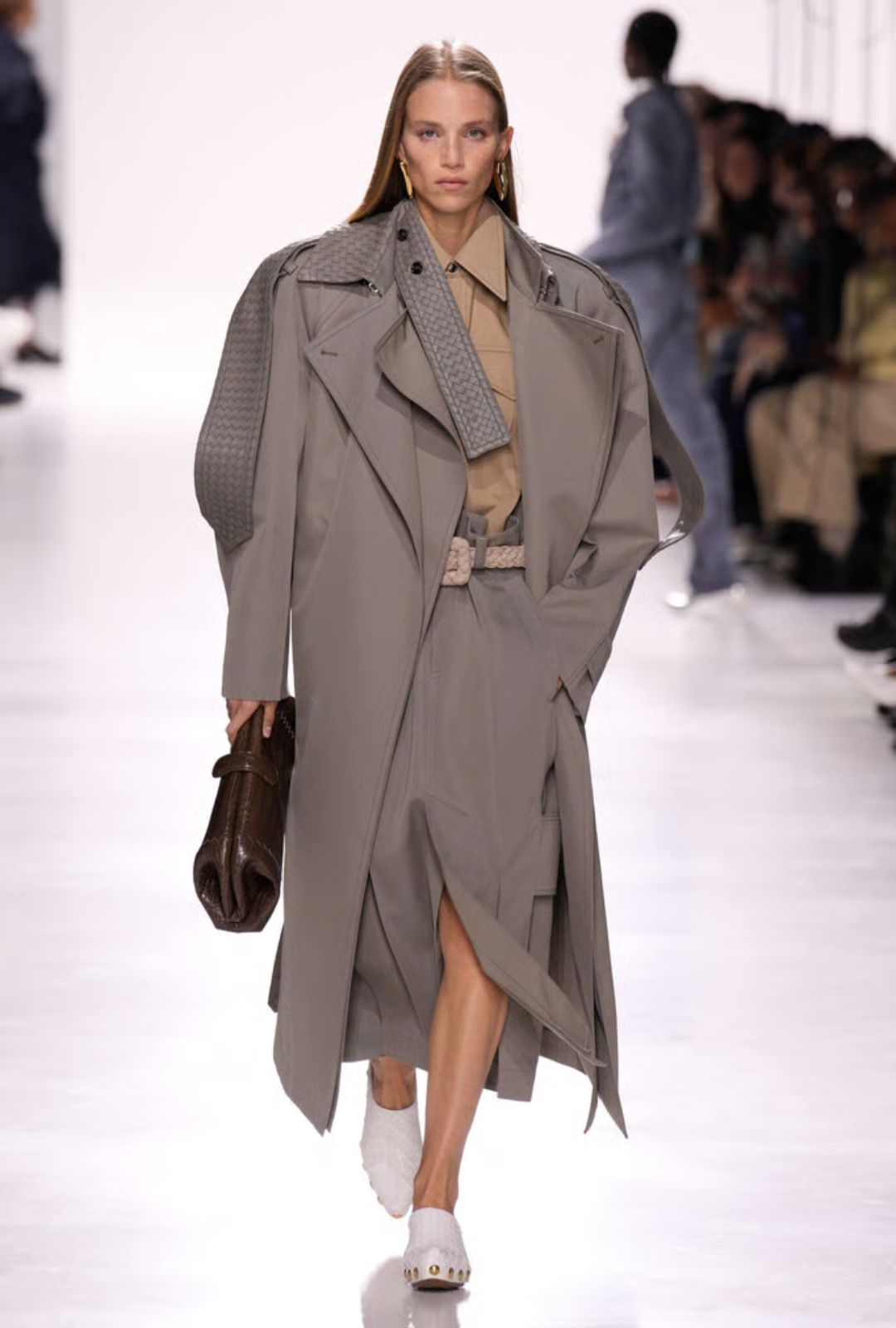 Bottega Veneta: debut de Louise Trotter y sus piezas icónicas