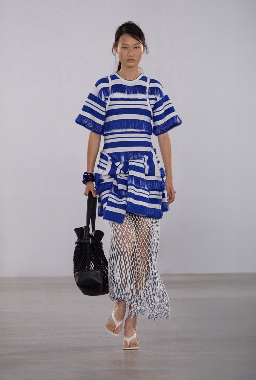 Simkhai Primavera Verano 2026: minimalismo y elegancia