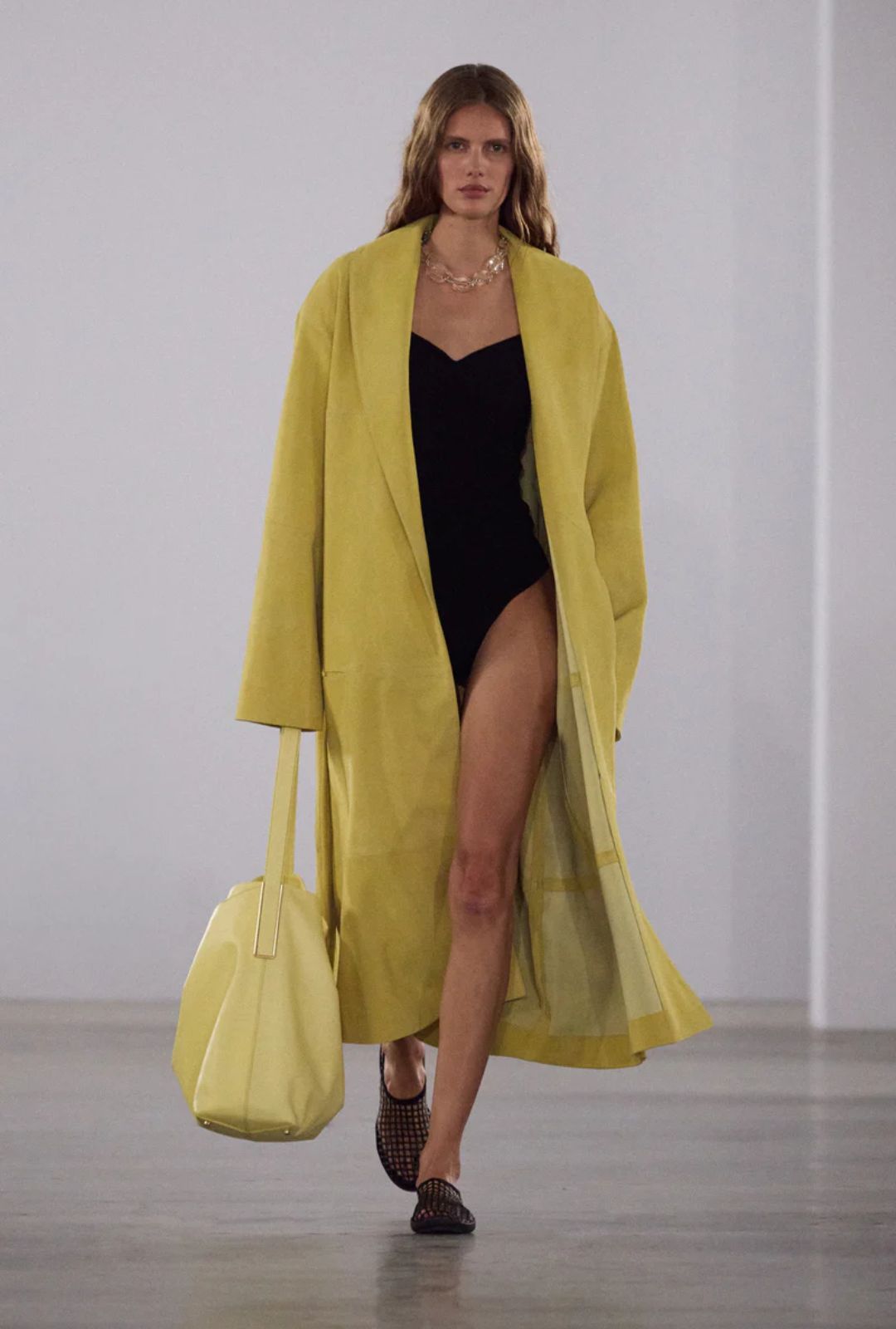 Simkhai Primavera Verano 2026: minimalismo y elegancia