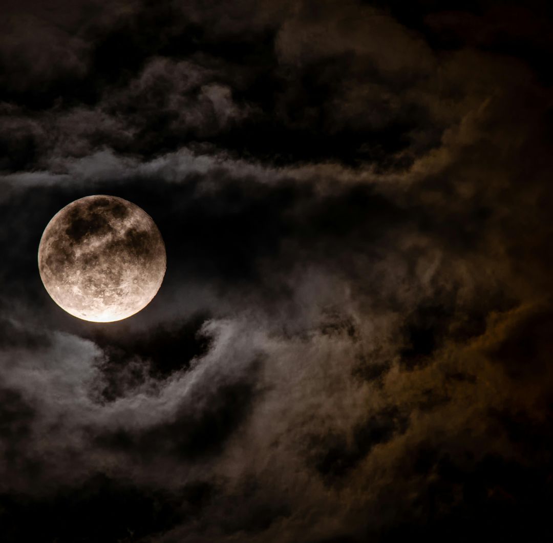 Aprovechar la energía de la superluna de cosecha permite alinear emociones, pensamientos y acciones hacia el bienestar.