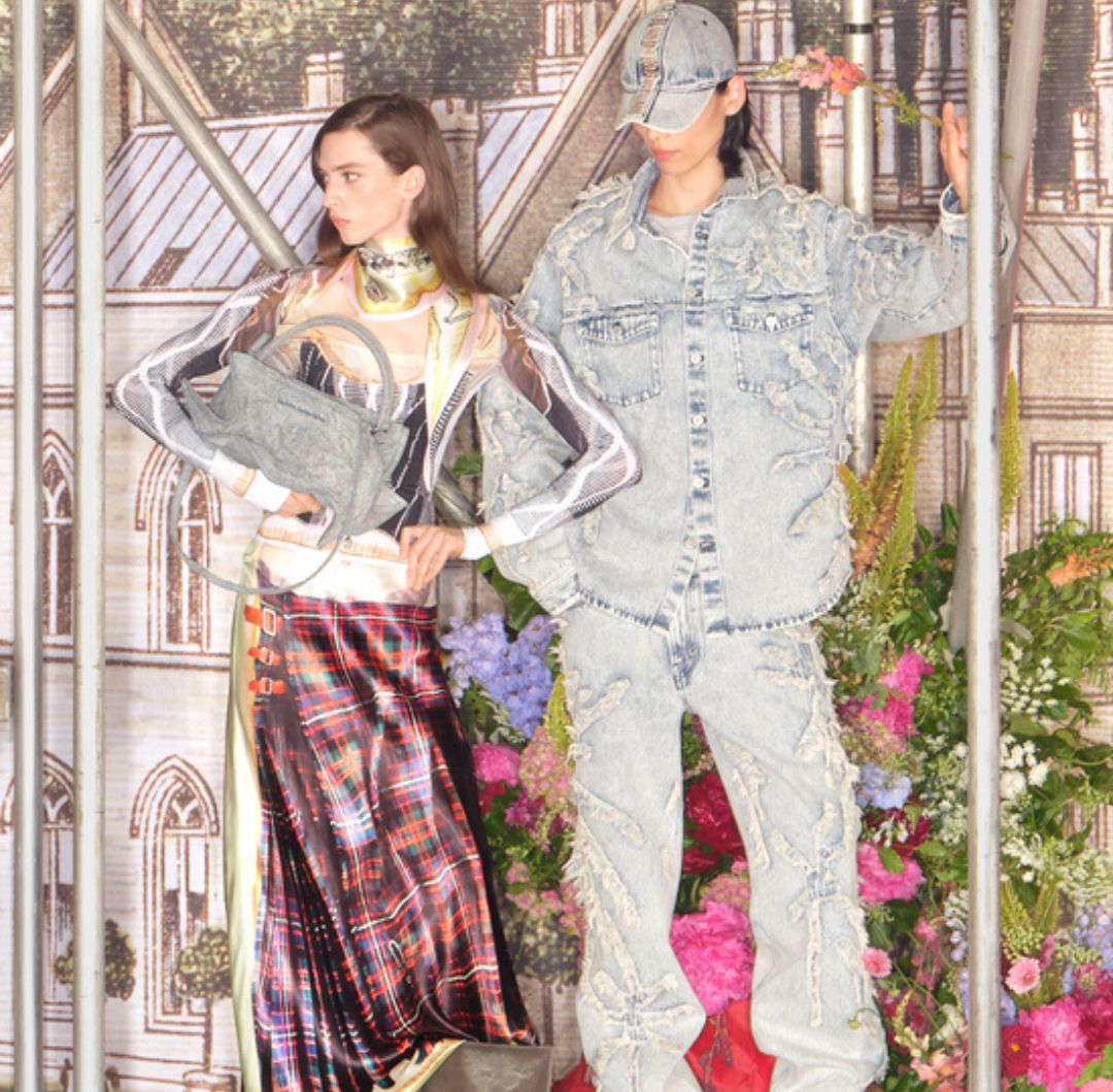 La reinvención del archivo: H&M x Glenn Martens desafía los clásicos del armario