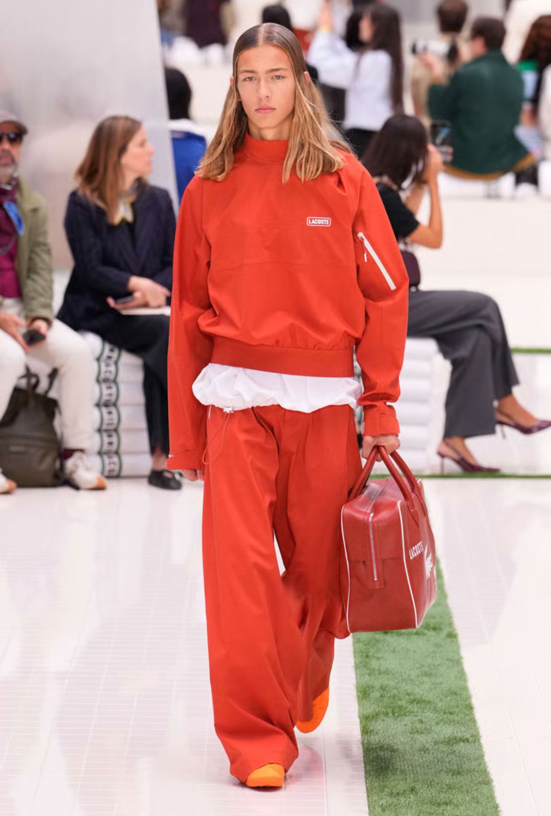 Lacoste ss26: tendencias, colores y siluetas de “The Locker Room”