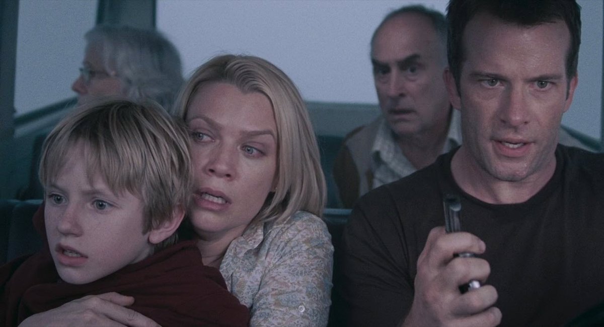 El horror cósmico destaca por provocar miedo psicológico más que sustos inmediatos. Estos son algunos clásicos que debes ver.