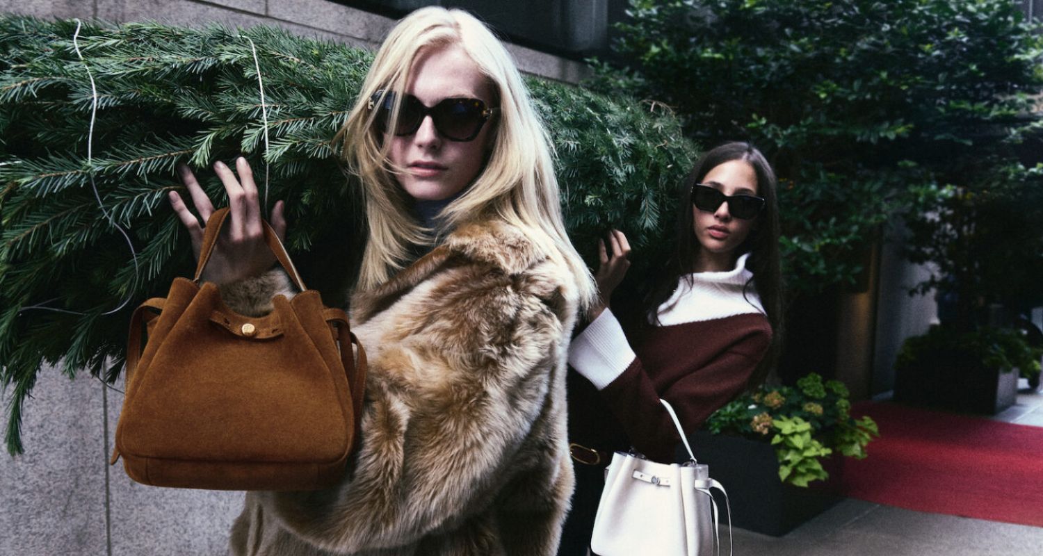 Colección Holiday 2025 de Tory Burch con Alex Consani y Yasmin