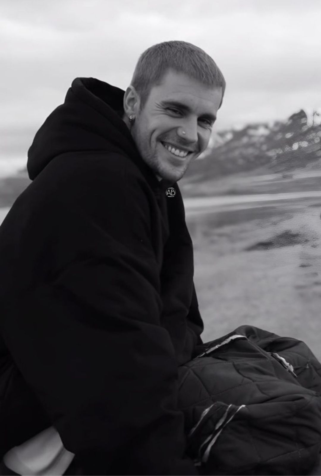 Justin Bieber ayuda a hombre con auto averiado y video se vuelve viral