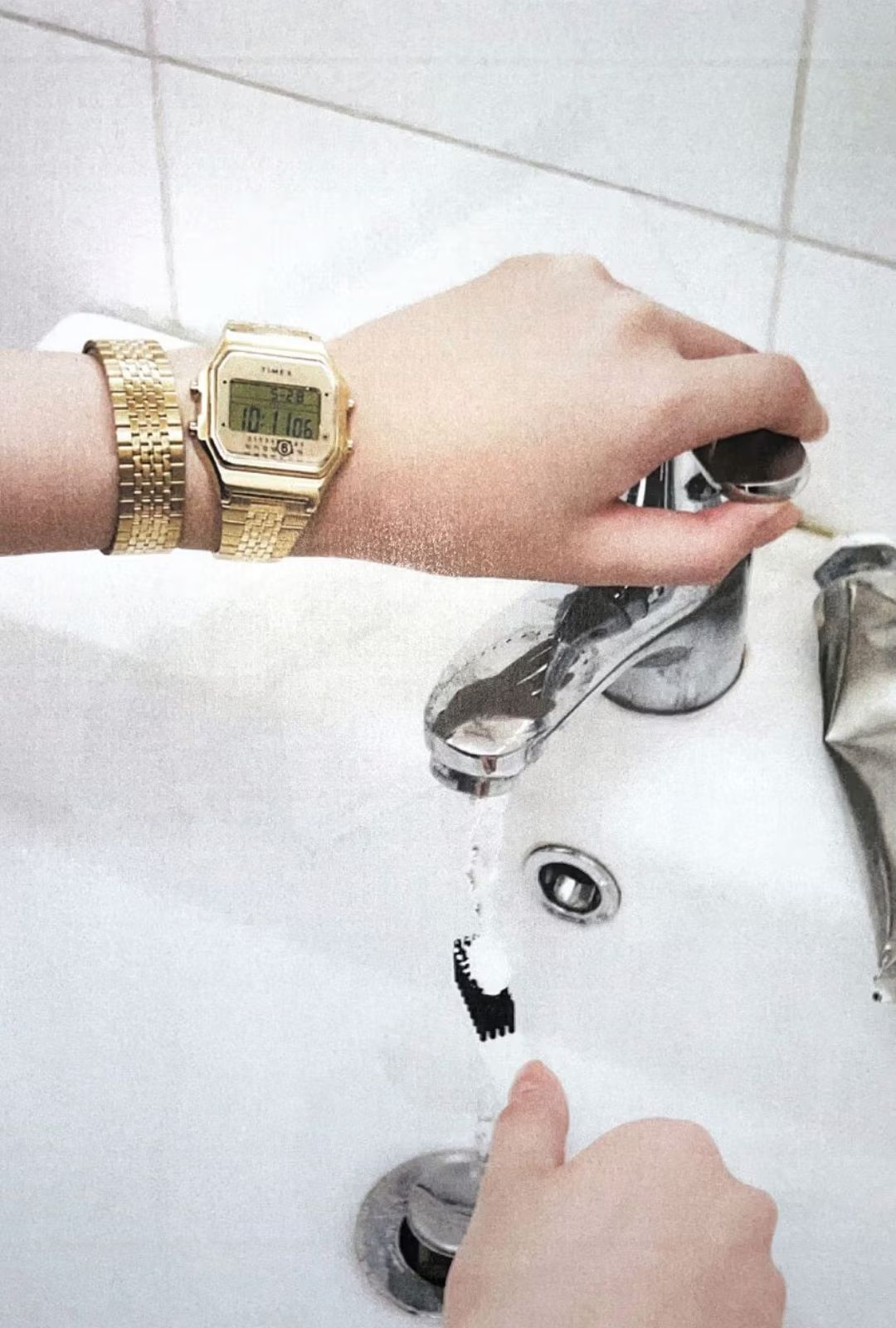 MM6 x Timex: relojes y accesorios que reinventan el Y2K
