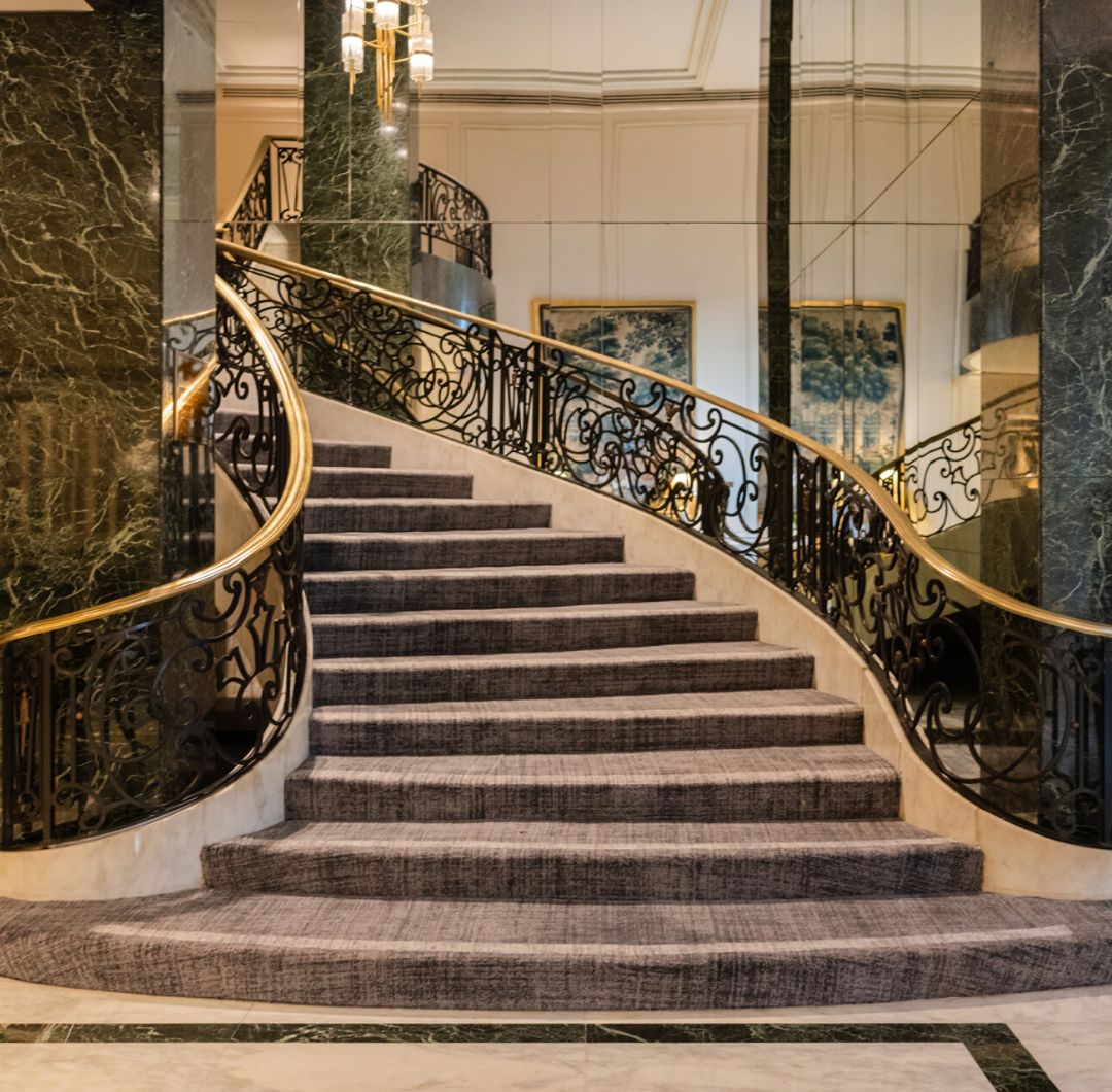 Beverly Wilshire ha construido una historia única en torno a la arquitectura, el cine y la hospitalidad, trazando un legado que aún define el espíritu de Beverly Hills.
